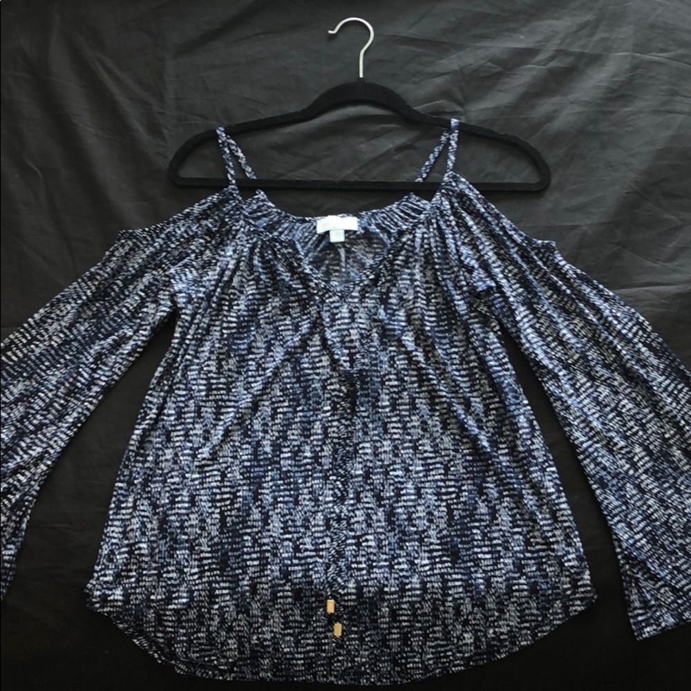 Cold shoulder top